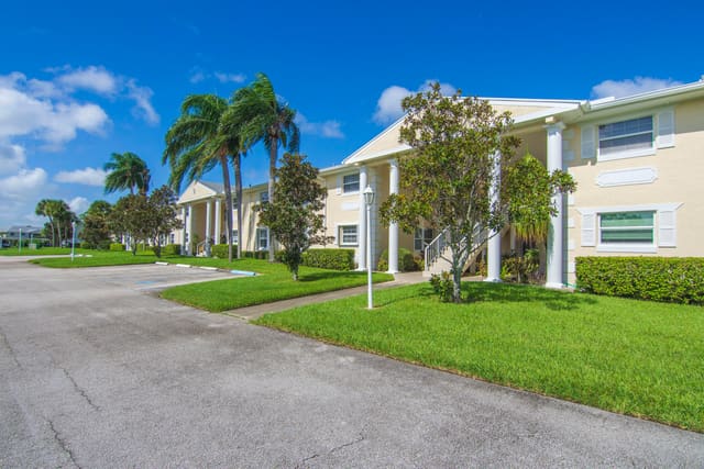 406 GROVE ISLE Circle 406, Vero Beach, FL 32962
