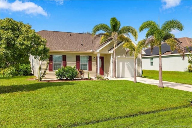 2134 SE Gaslight Street, Port St. Lucie, FL 34952