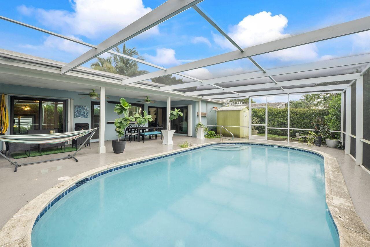 4450 NW 19th Avenue, Oakland Park, FL 33309 - photo 1 of 25