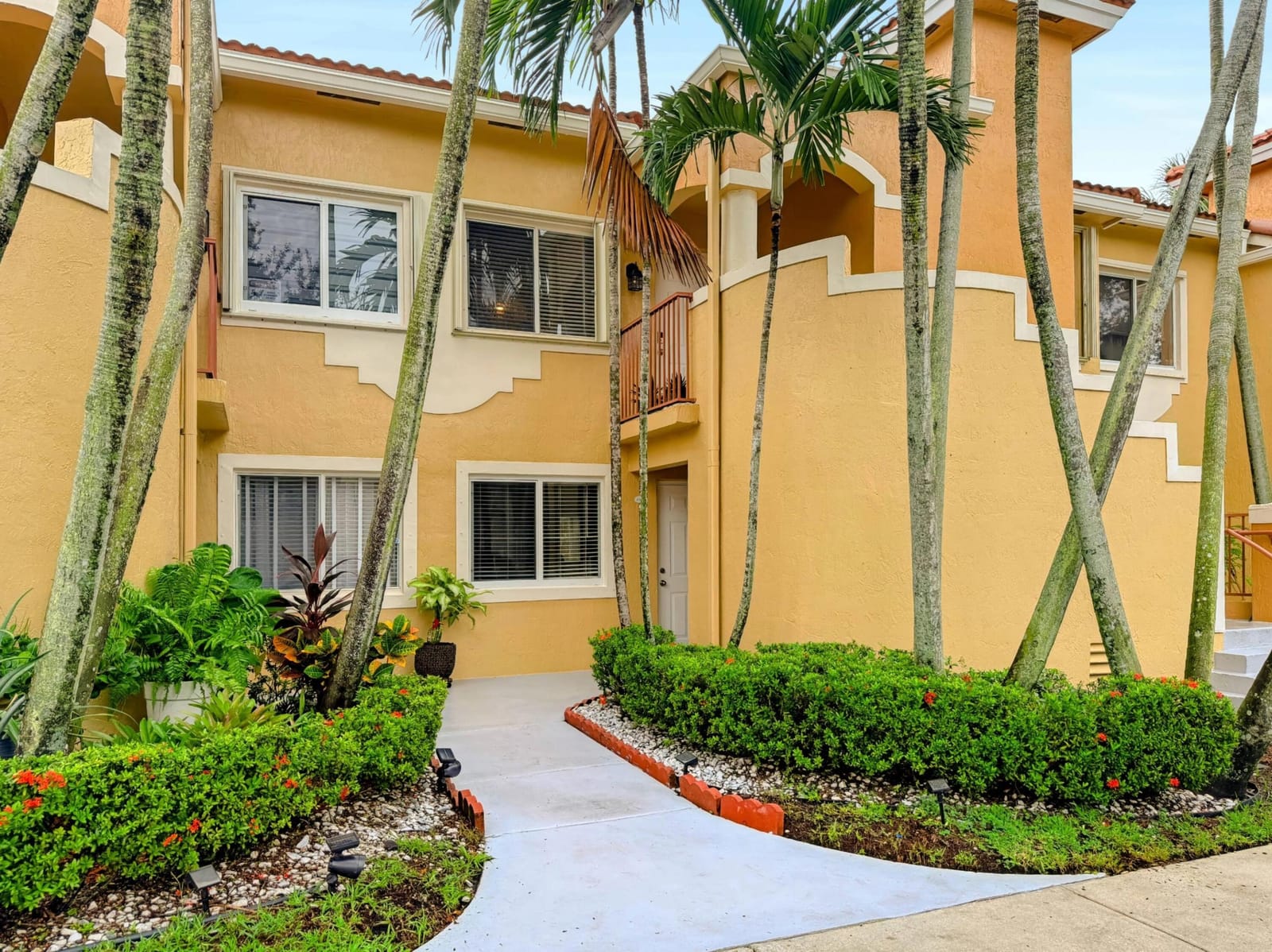 680 NW 79th Terrace, Pembroke Pines, FL 33024