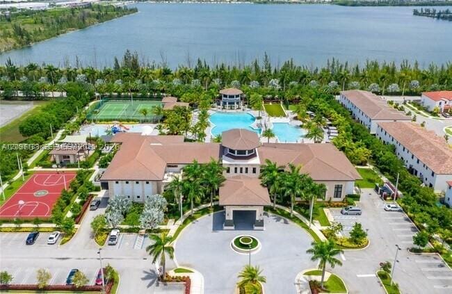 10434 NW 78, Doral, FL 33178