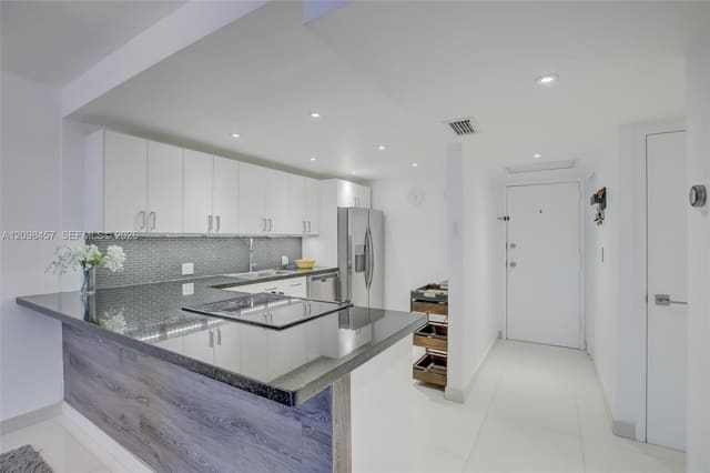 3375 N Country Club Drive 103, Aventura, FL 33180