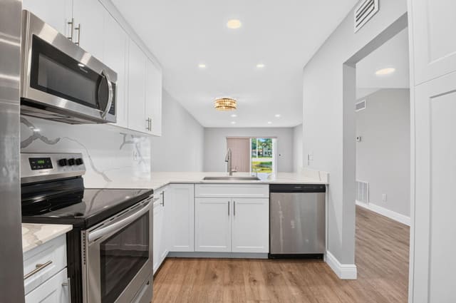 163 LAKE EVELYN Drive, West Palm Beach, FL 33411