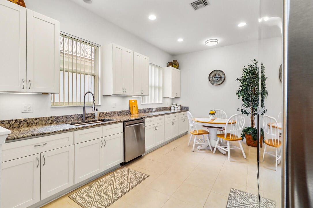 9110 Bay Harbour Circle, West Palm Beach, FL 33411 photo 18