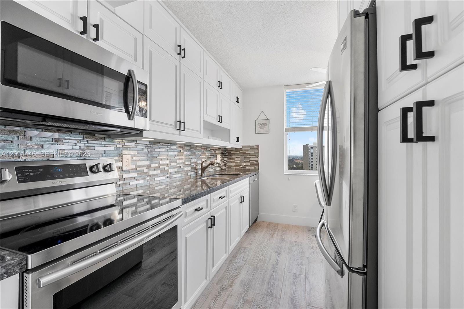 2639 N Riverside Drive 806 — photo 12