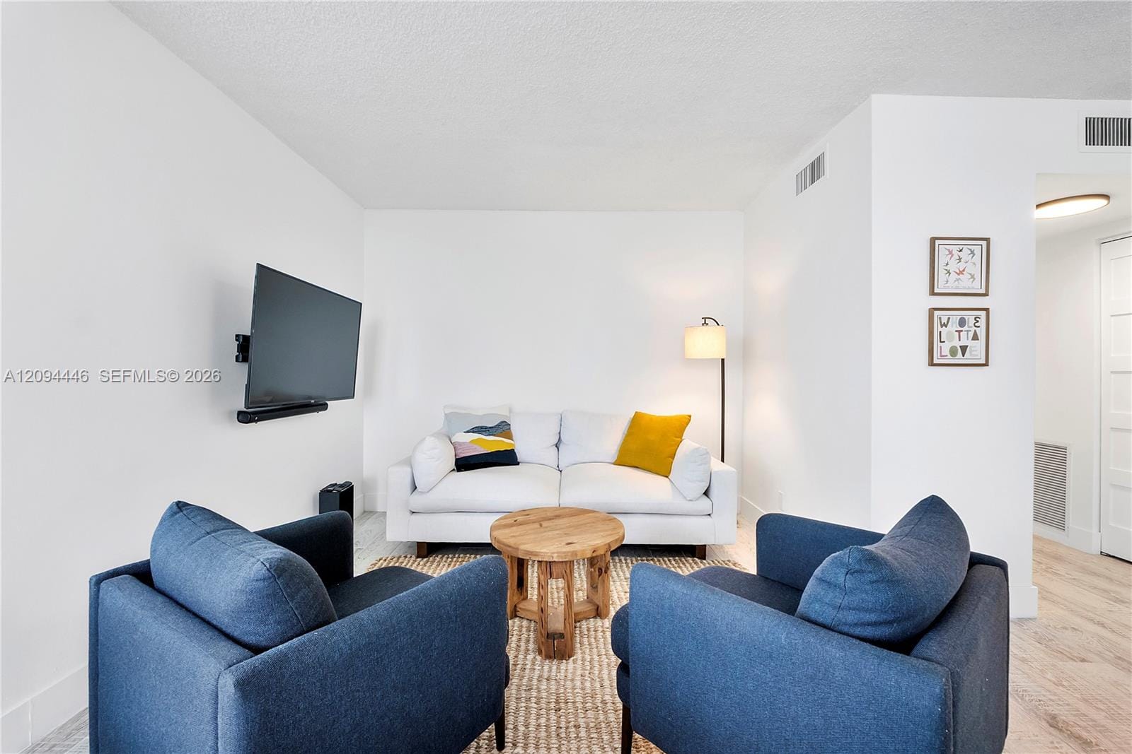 2639 N Riverside Drive 806 — photo 3