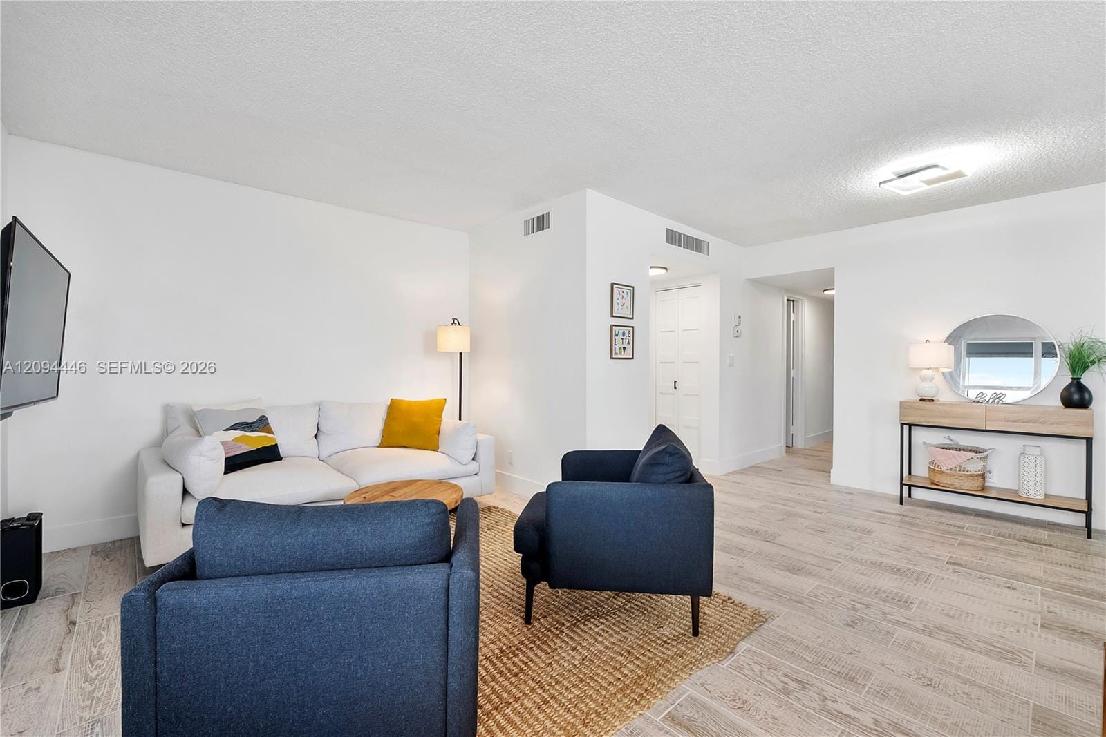 2639 N Riverside Drive 806 — photo 4