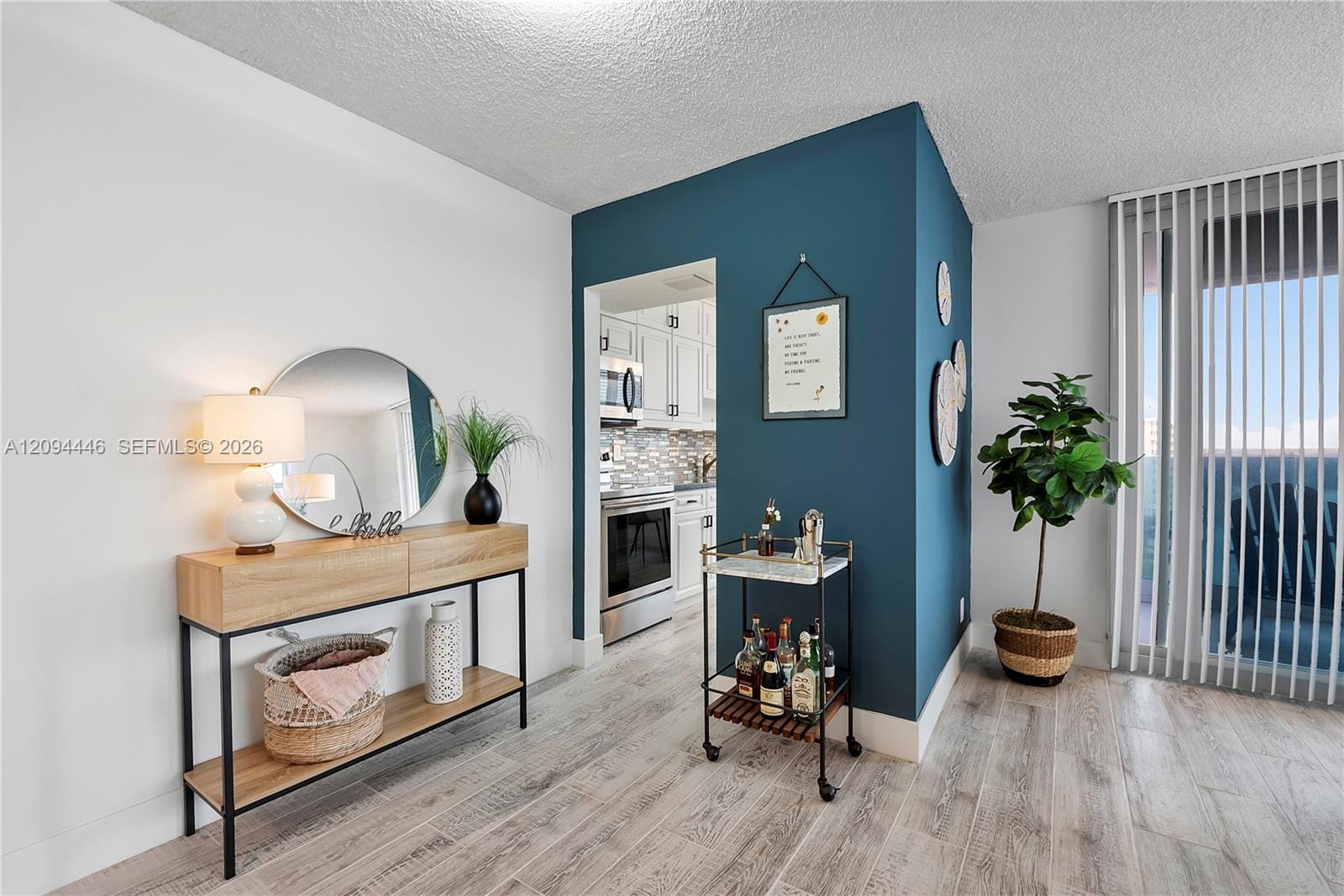 2639 N Riverside Drive 806 — photo 8