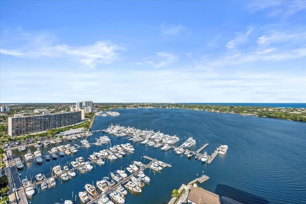 100 LAKESHORE Drive 2156, North Palm Beach, FL 33408