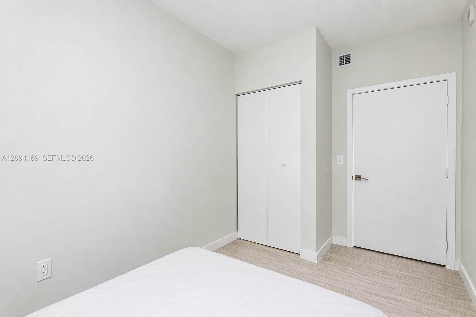 488 NE 18th Street 4406 — photo 8