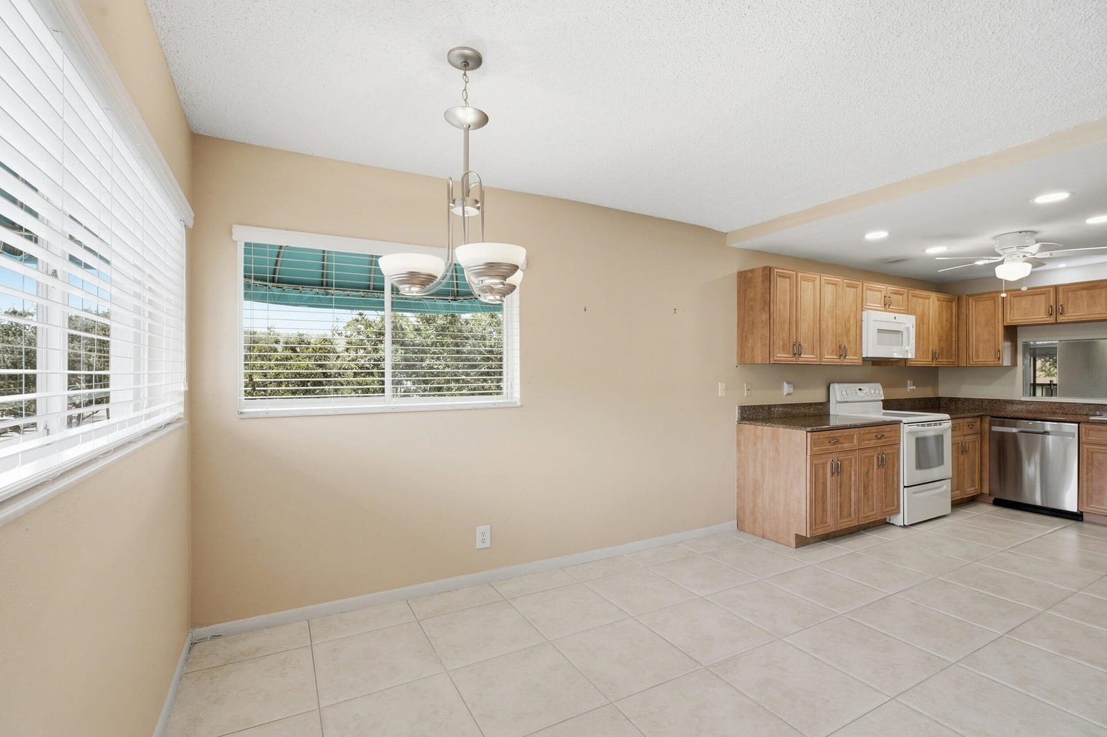 4725 LUCERNE LAKES Boulevard E 301 — photo 3