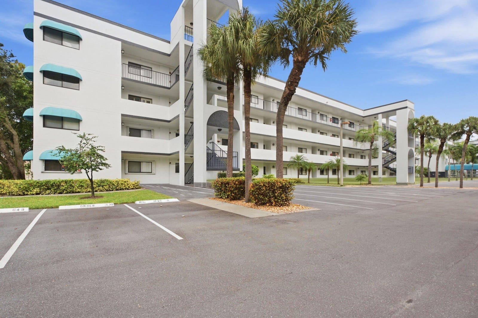 4725 LUCERNE LAKES Boulevard E 301, Lake Worth, FL 33467
