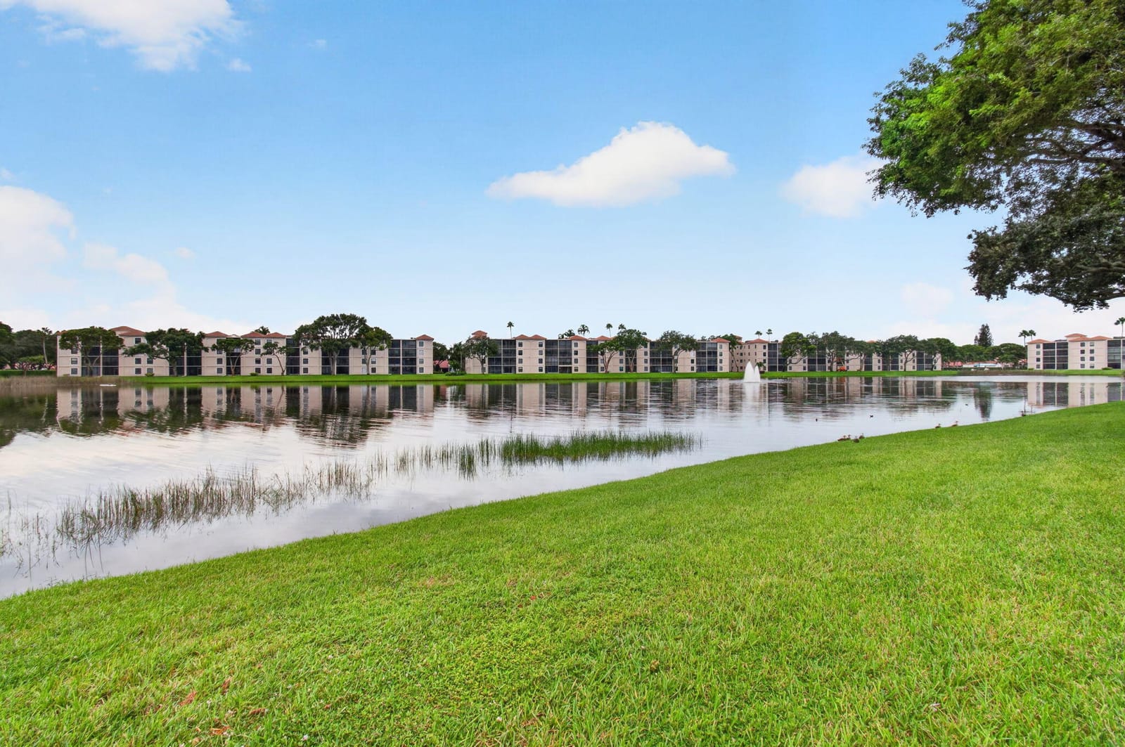 6065 Pointe Regal Circle 403 — photo 2