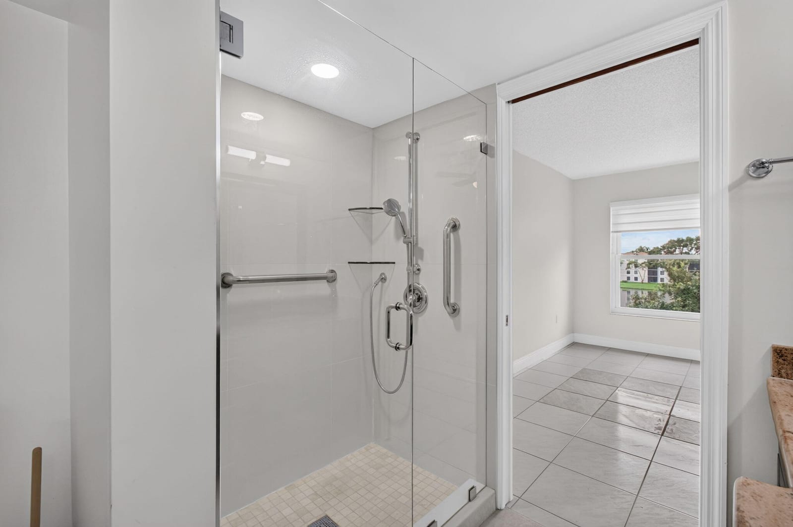 6065 Pointe Regal Circle 403 — photo 12