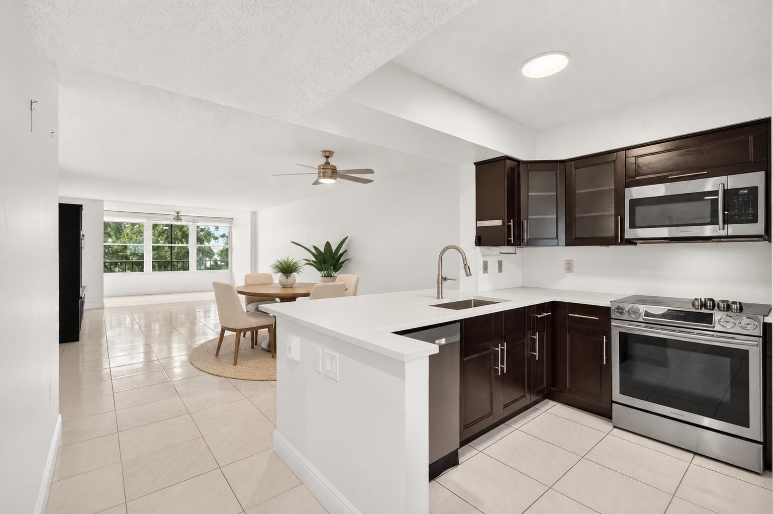 6065 Pointe Regal Circle 403 — photo 3
