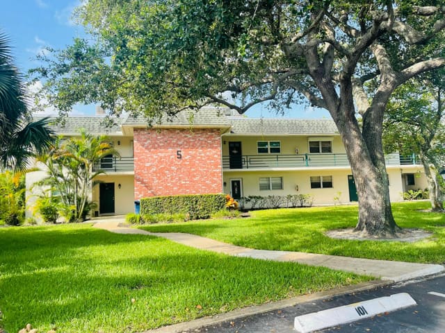 1900 S Kanner Highway, Stuart, FL 34994
