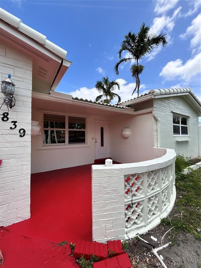 839 S Highland Drive Right, Hollywood, FL 33021