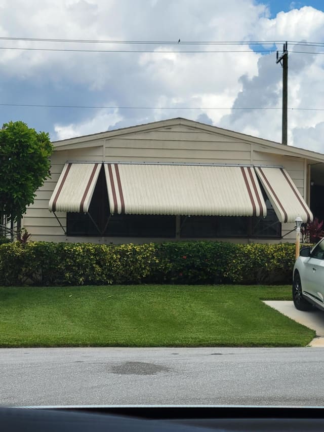 7435 SE INDEPENDENCE Avenue, Hobe Sound, FL 33455