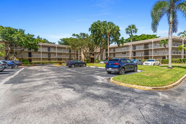9401 Lime Bay Boulevard 214, Tamarac, FL 33321