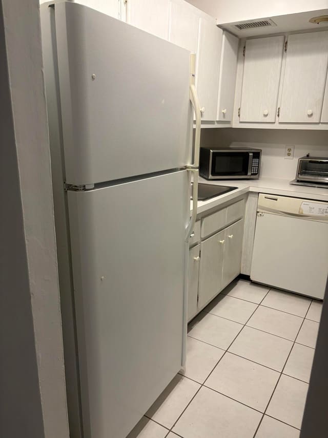 2400 NE 33rd Avenue 202, Fort Lauderdale, FL 33305