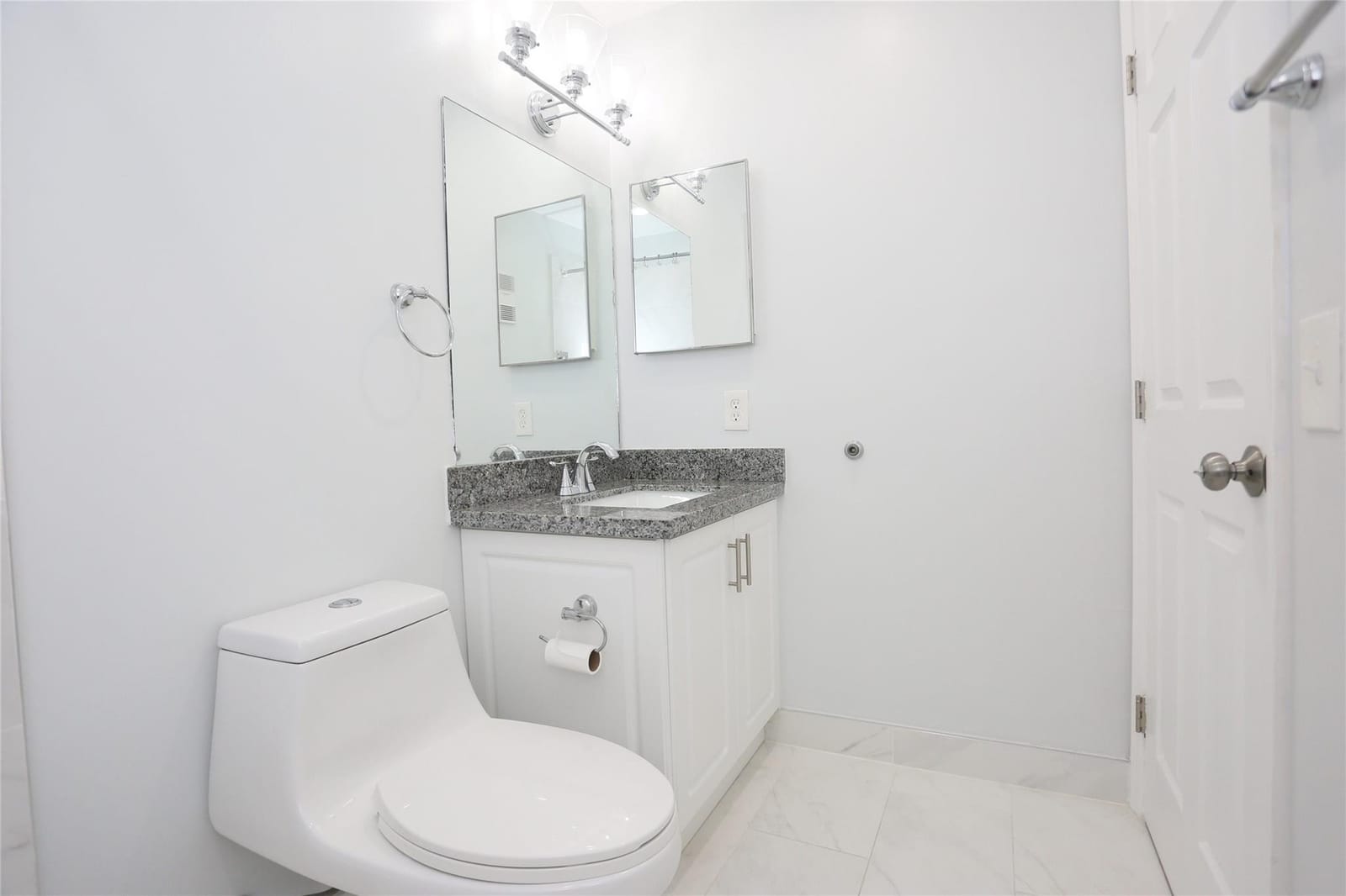 9712 S Belfort Circle, Tamarac, FL 33321 photo 20