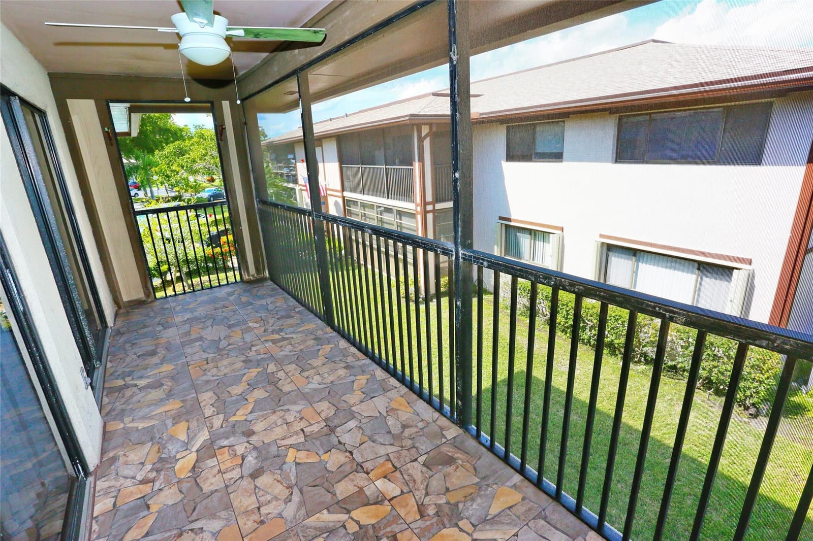 9712 S Belfort Circle, Tamarac, FL 33321 photo 29