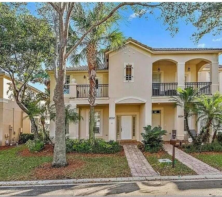 8052 MURANO Circle, Palm Beach Gardens, FL 33418
