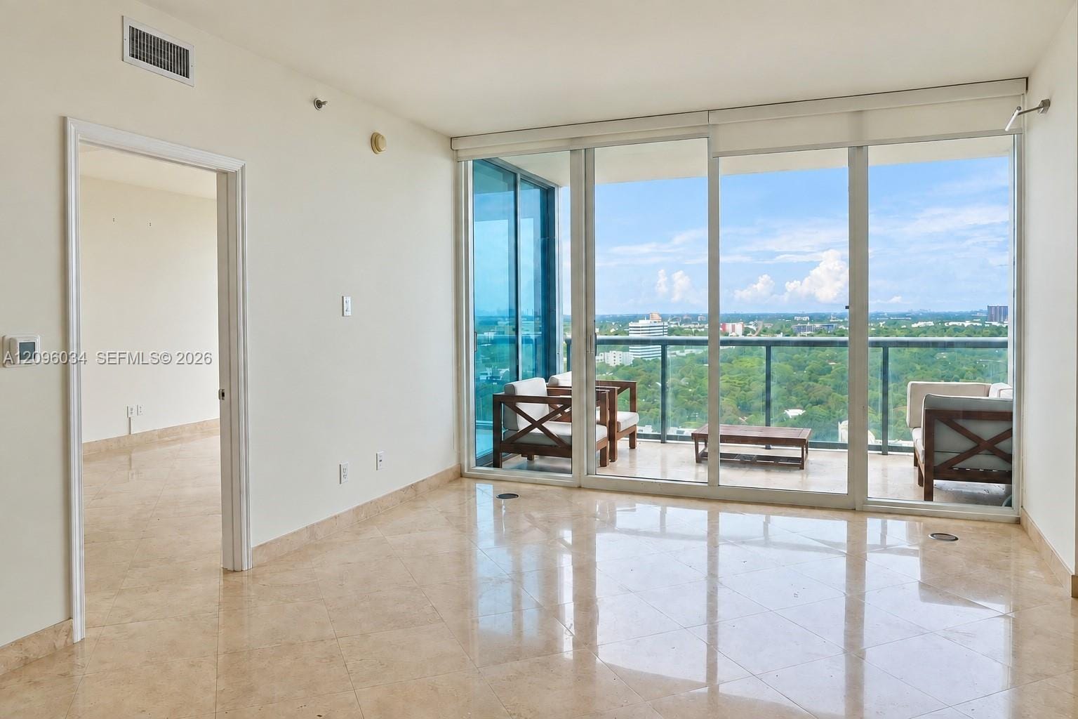 601 NE 36th Street 2004, Miami, FL 33137 photo 2