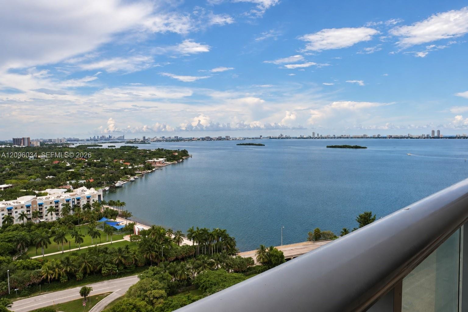 601 NE 36th Street 2004, Miami, FL 33137 photo 3