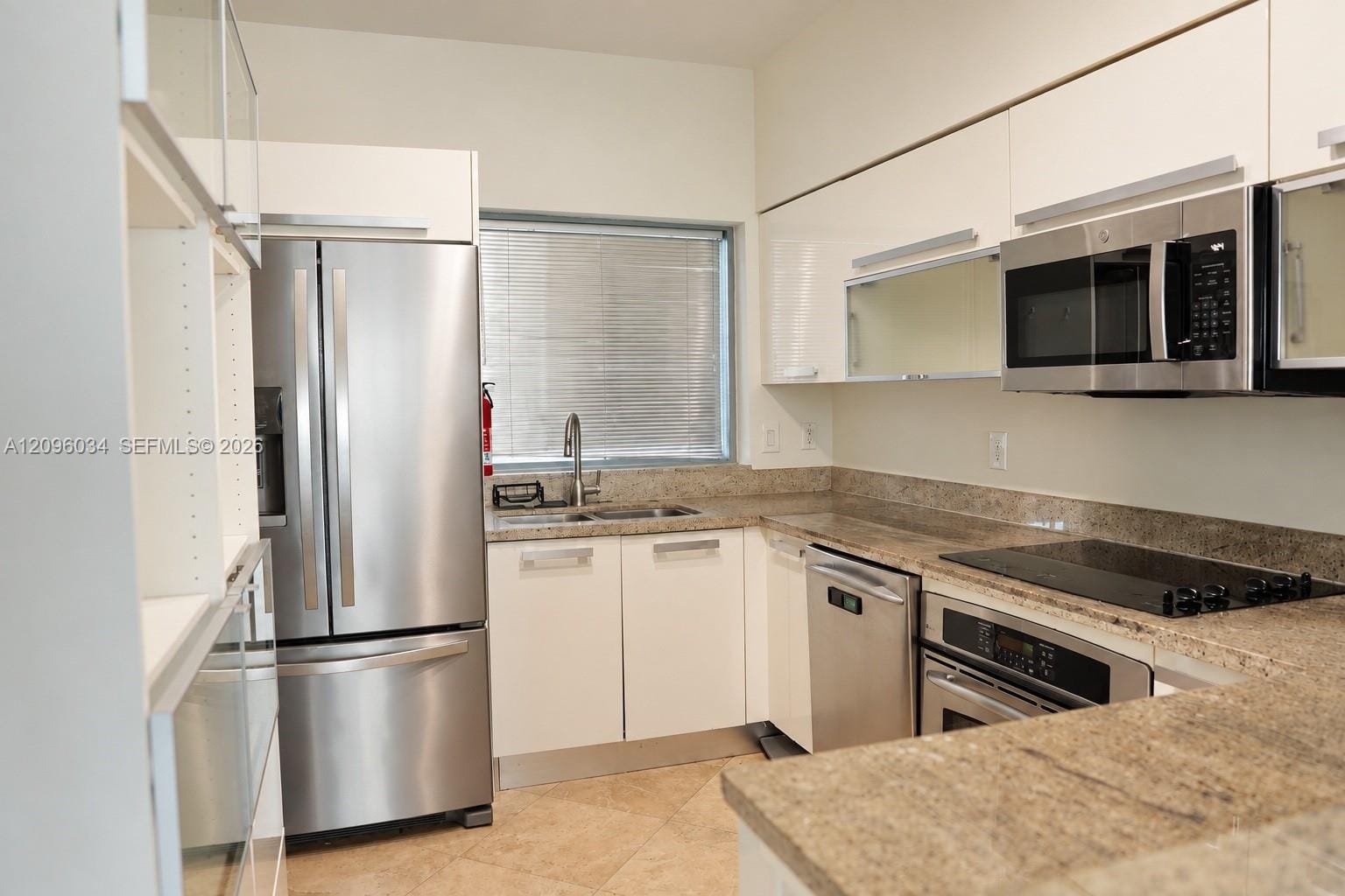 601 NE 36th Street 2004, Miami, FL 33137 photo 5
