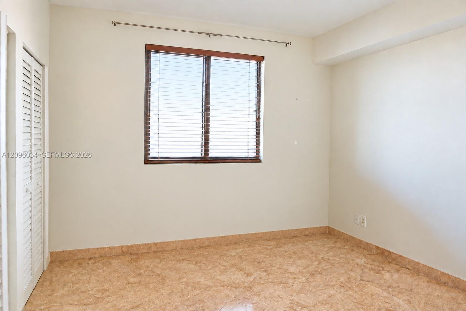 601 NE 36th Street 2004, Miami, FL 33137 photo 10