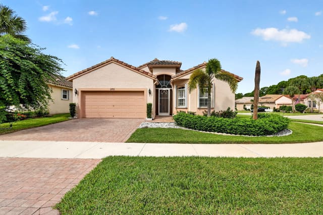 275 NW Toscane Trail, Port St. Lucie, FL 34986