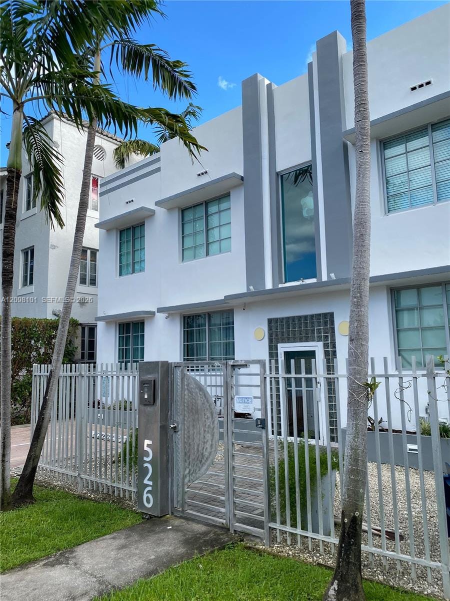 526 15th Street 16, Miami Beach, FL 33139