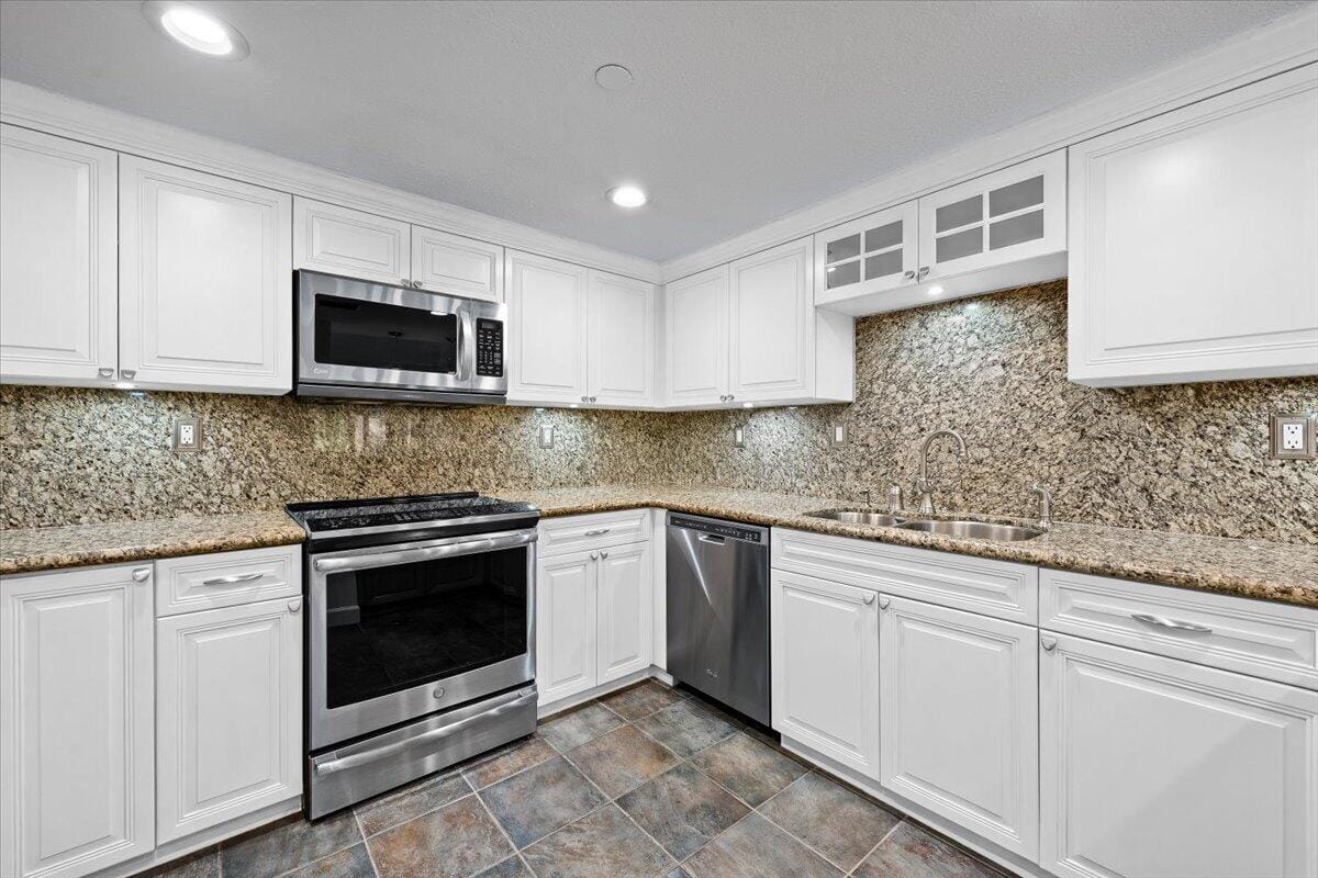 526 OAK HARBOUR Drive 526, Juno Beach, FL 33408 photo 16