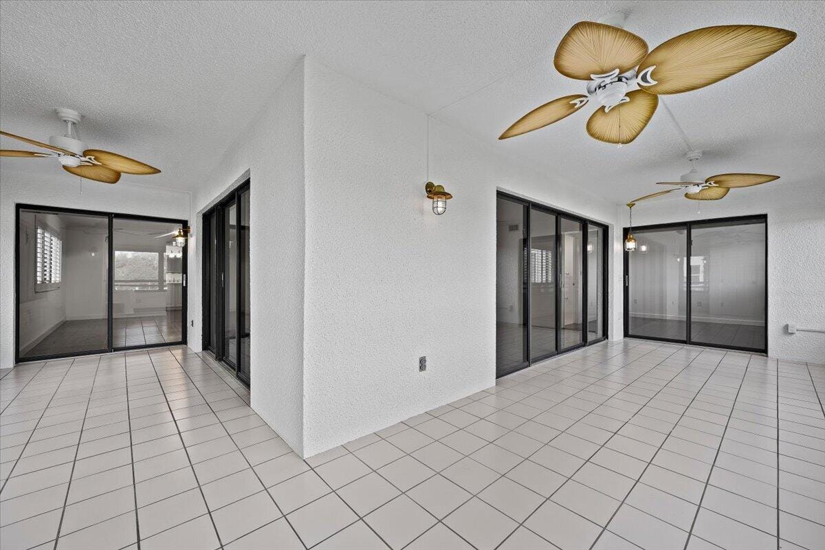 526 OAK HARBOUR Drive 526, Juno Beach, FL 33408 photo 29