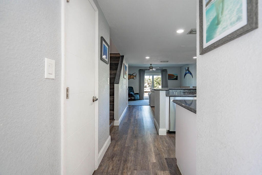 2803 NE 15TH Street 2803 — photo 6