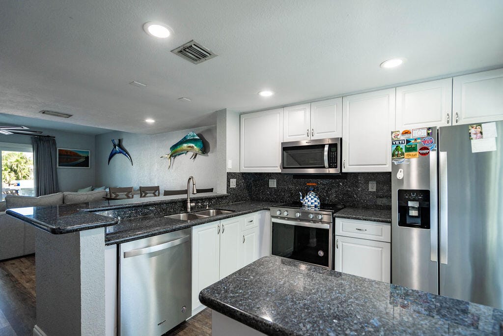 2803 NE 15TH Street 2803 — photo 7