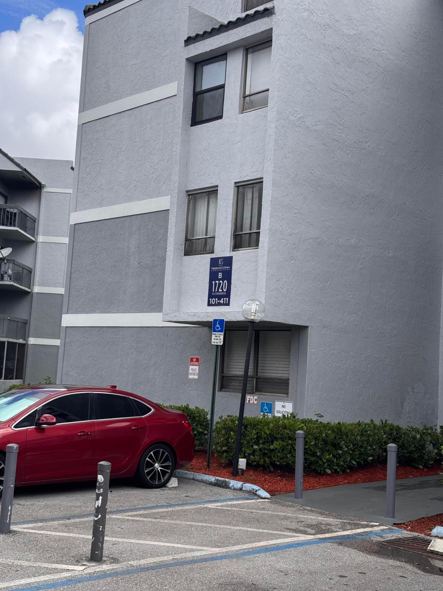 1720 N CONGRESS Avenue 201 — photo 2