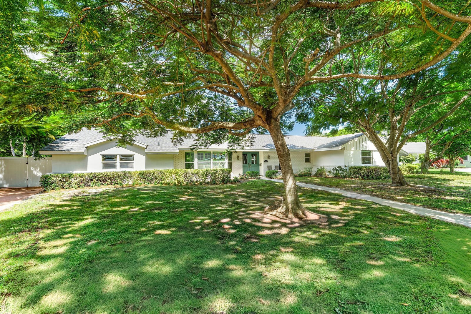 817 Anchorage Drive, North Palm Beach, FL 33408