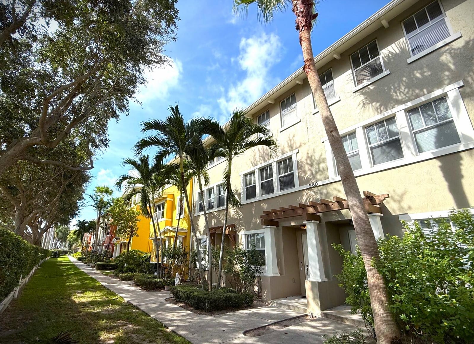 960 Millbrae Court 4 — photo 2