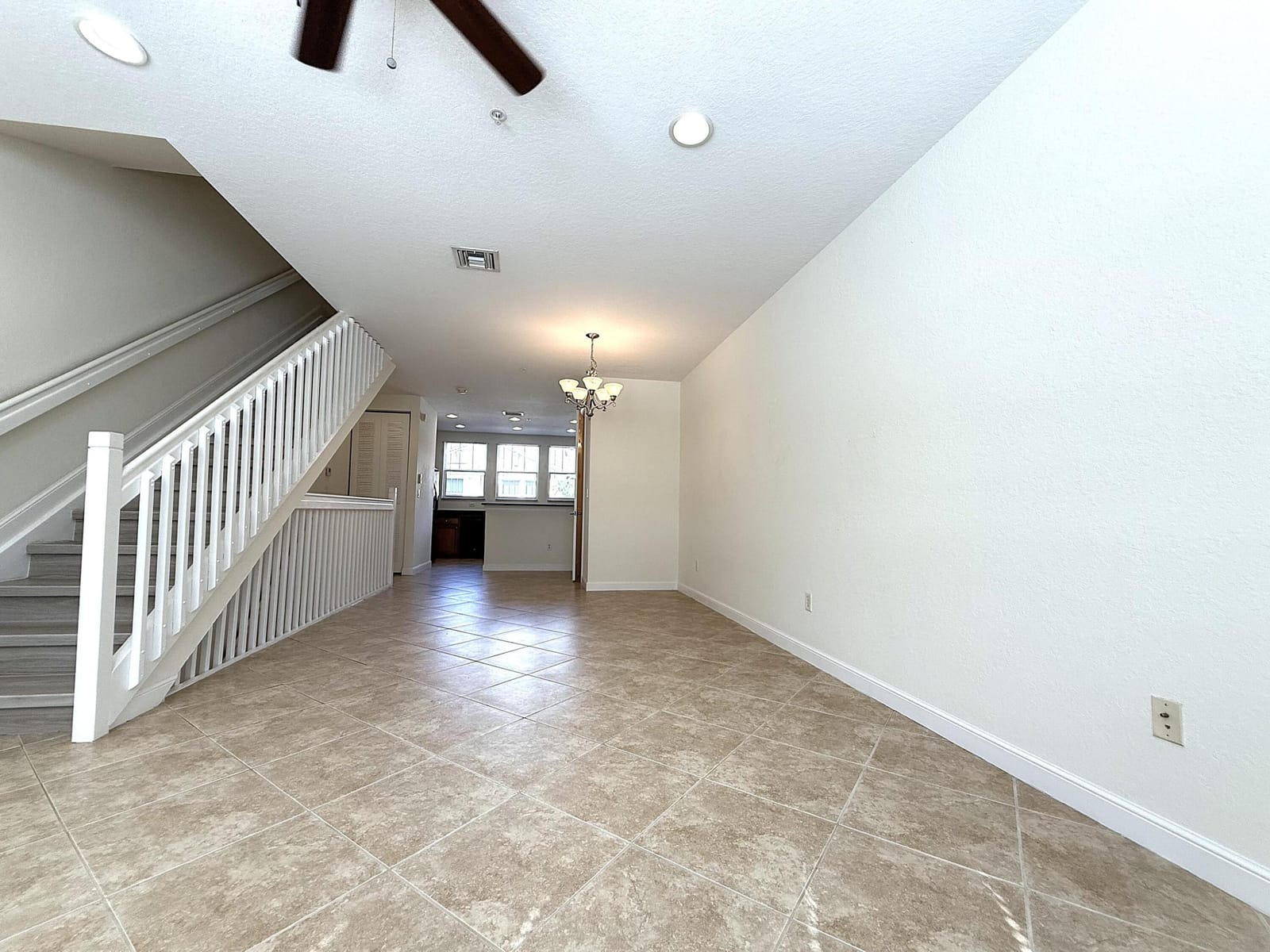 960 Millbrae Court 4 — photo 8