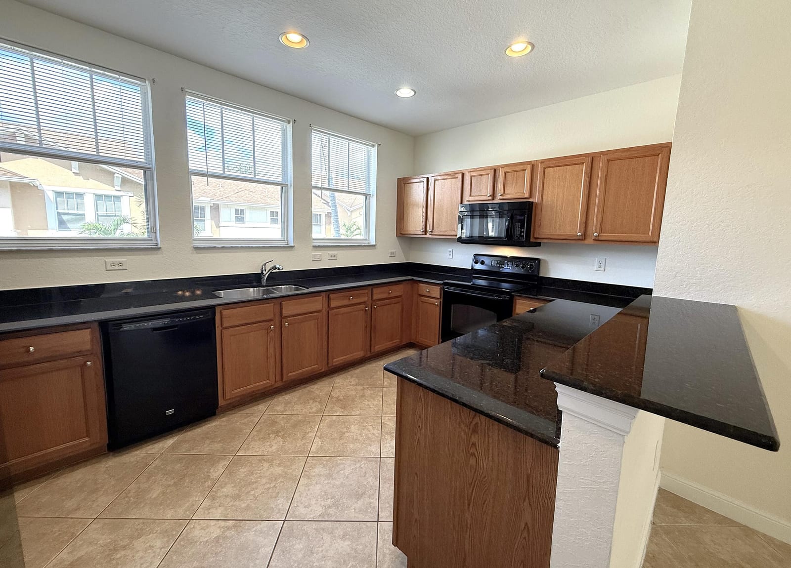 960 Millbrae Court 4 — photo 9