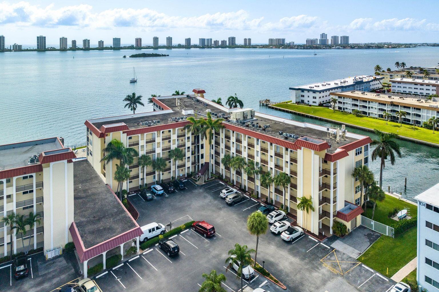 100 PARADISE HARBOUR Boulevard 208, North Palm Beach, FL 33408 photo 23