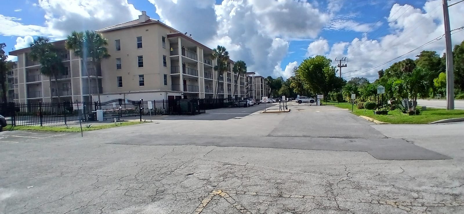 2601 NW 48TH Terrace 345, Lauderdale Lakes, FL 33313 photo 3