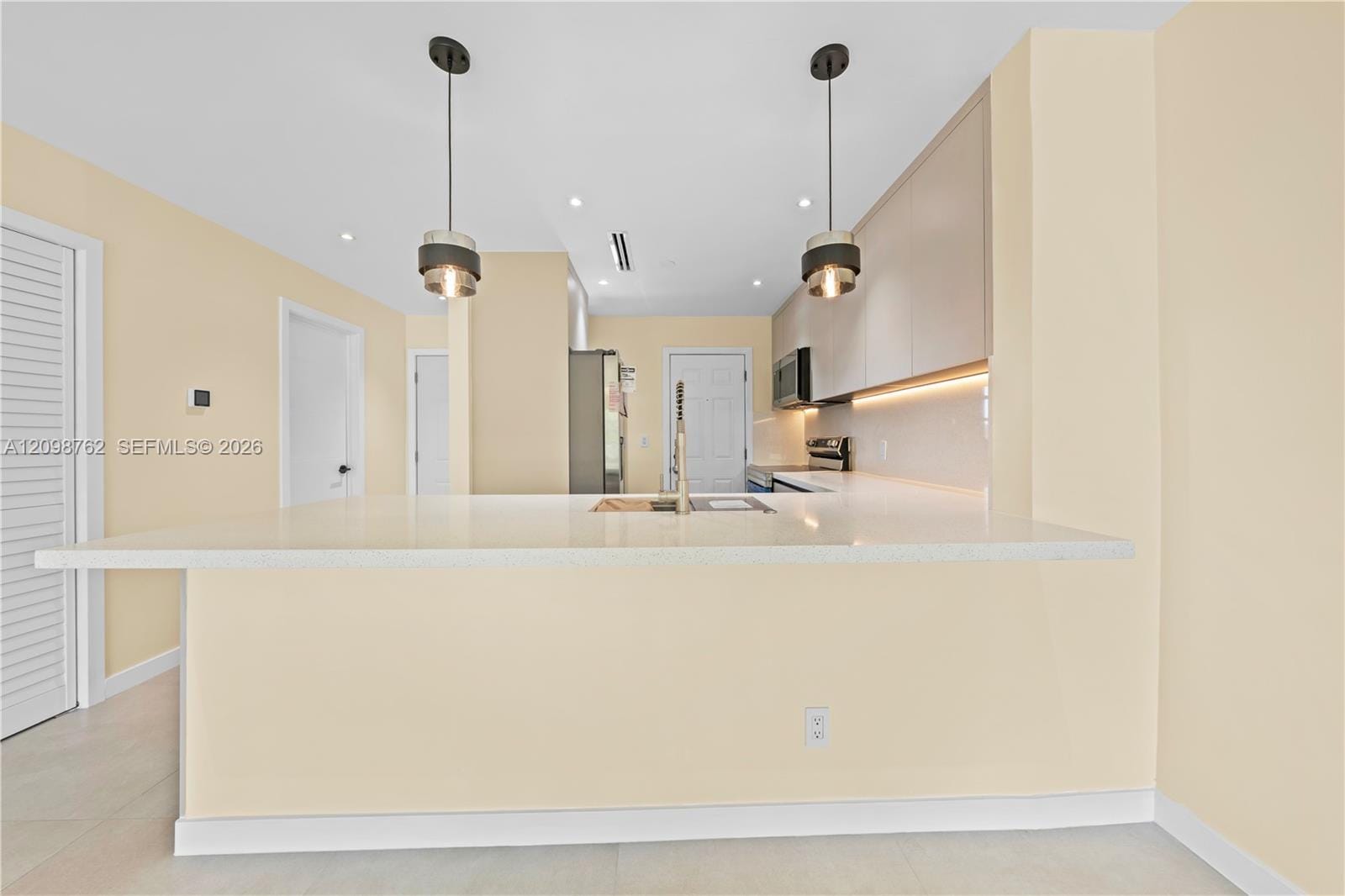 1400 NE 191st Street 305 — photo 5