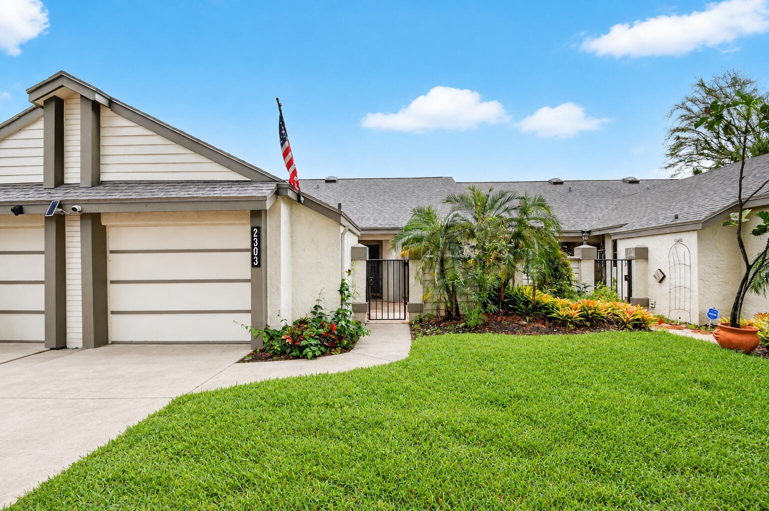 2303 Landings Boulevard — photo 1
