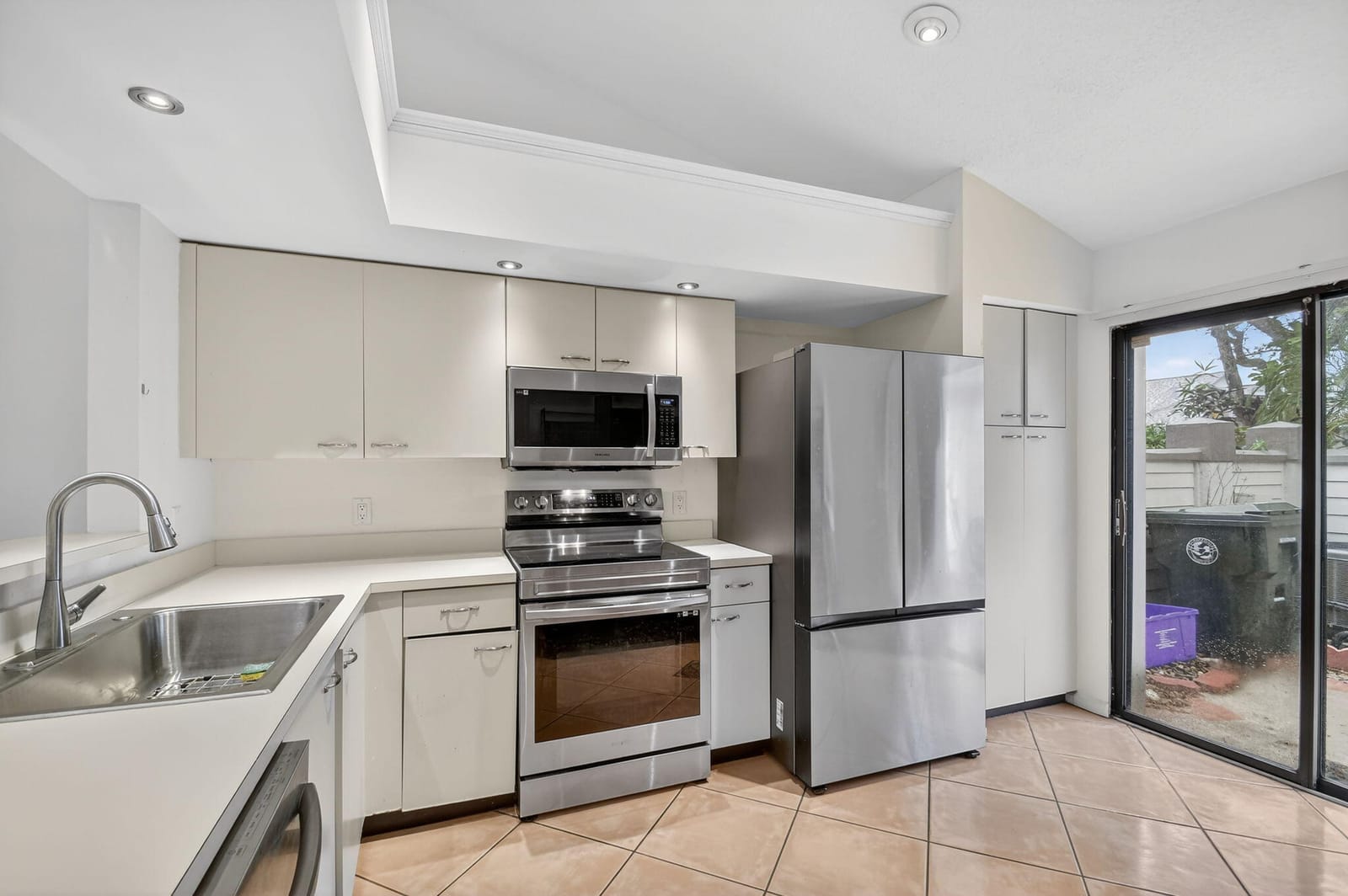 2303 Landings Boulevard — photo 5