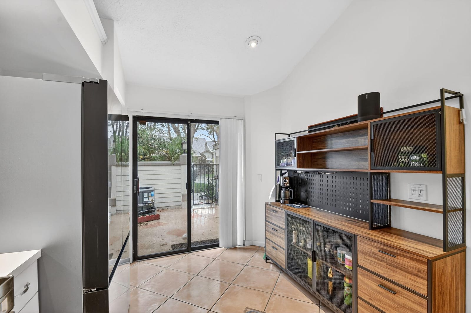 2303 Landings Boulevard — photo 6