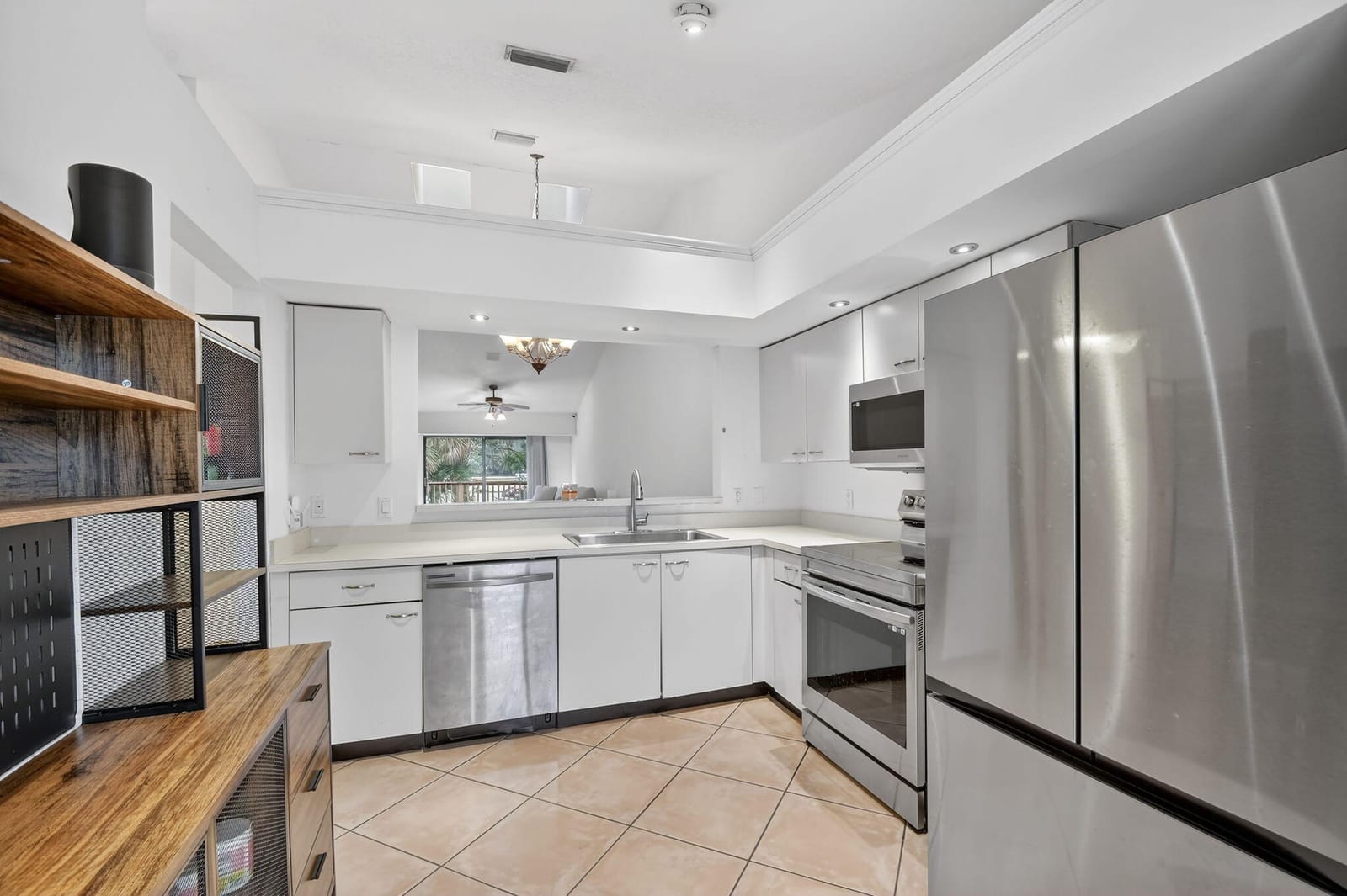 2303 Landings Boulevard — photo 7