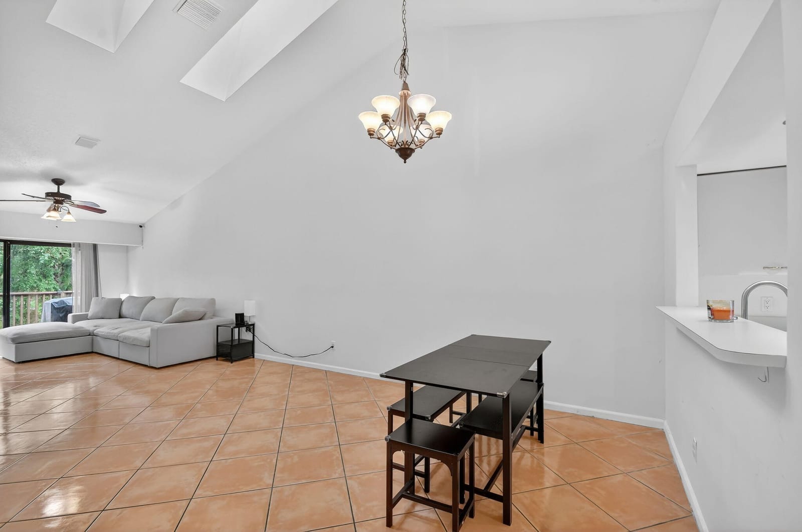 2303 Landings Boulevard — photo 8